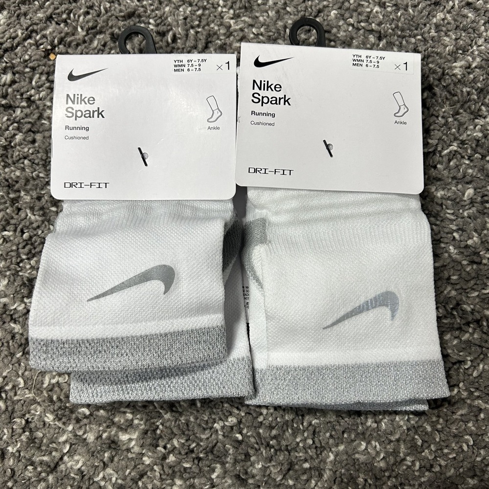 Nike Womens Size 7.5-9 White Gray Spark Cushioned Ankle Socks 2 Pair